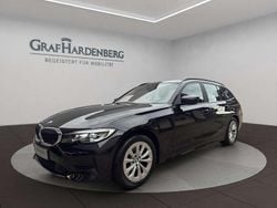 Schwarz Gebraucht 2022 BMW 320 Advantage Kombi | 26.444 € (Guter Preis)