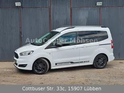Weiß Gebraucht 2017 Ford Tourneo Courier Sport Van / Kleinbus | 10.980 € (Fairer Preis)