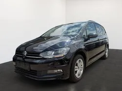 Schwarz Gebraucht 2023 VW Touran Trendline Van / Kleinbus | 33.990 € (Etwas zu teuer)