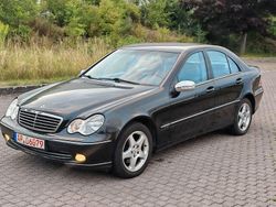 Schwarz Gebraucht 2003 Mercedes C180 Avantgarde Limousine | 2.490 € (Fairer Preis)
