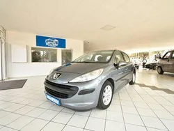 Grau Gebraucht 2008 Peugeot 207 Tendance Limousine | 4.980 € (Teuer)
