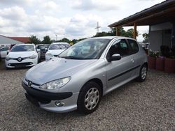 Grau Gebraucht 2009 Peugeot 206 Filou Limousine | 900 € (Fairer Preis)