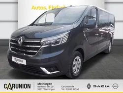 Kometengrau metallic Gebraucht 2024 Renault Trafic Life Van | 39.890 € (Etwas zu teuer)