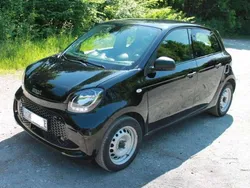 Schwarz Gebraucht 2022 Smart ForFour Electric Drive Limousine | 8.200 € (Guter Preis)