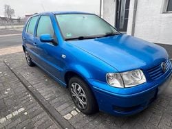 Blau Gebraucht 2001 VW Polo Edition Kleinwagen | 1.600 € (Fairer Preis)