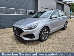 Shimmering silver metallic Neu 2025 Hyundai i30 Kombi | 22.490 € (Guter Preis)