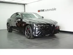 Schwarz Gebraucht 2023 Alfa Romeo Giulia Competizione Limousine | 41.390 € (Fairer Preis)