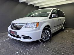 Weiß Gebraucht 2015 Lancia Voyager Platinum Van / Kleinbus | 12.990 €