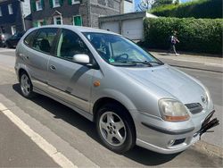 Silber Gebraucht 2002 Nissan Almera Tino Van / Kleinbus | 1.850 € (Fairer Preis)