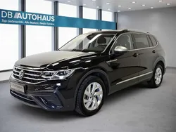 Schwarz Gebraucht 2024 VW Tiguan Allspace Life SUV | 38.830 € (Fairer Preis)