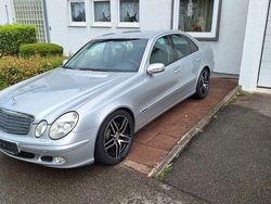 Silber Gebraucht 2003 Mercedes E240 Limousine | 3.290 € (Fairer Preis)