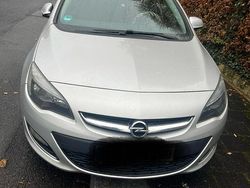 Grau Gebraucht 2013 Opel Astra Kombi | 3.500 €