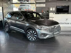 Grau Gebraucht 2021 VW Touareg Elegance SUV | 42.900 € (Guter Preis)