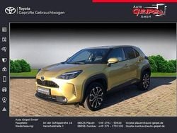 Warm gold metallic Gebraucht 2023 Toyota Yaris Hybrid Connect Style SUV | 24.990 € (Guter Preis)