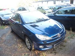Blau Gebraucht 2005 Peugeot 206 CC Cabrio | 2.650 € (Etwas zu teuer)