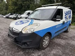 Weiß Gebraucht 2015 Opel Combo Van / Kleinbus | 2.799 €