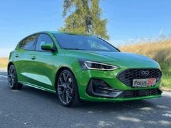 Grün Neu 2025 Ford Focus ST Limousine | 43.290 € (Etwas zu teuer)