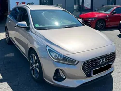 Silber Gebraucht 2018 Hyundai i30 Premium Kombi | 13.600 € (Fairer Preis)