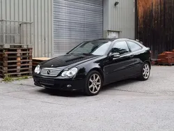 Schwarz Gebraucht 2006 Mercedes C200 Coupé | 6.900 € (Teuer)