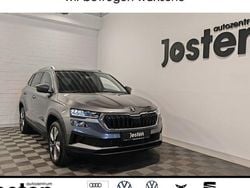 Graphitegrau metallic Gebraucht 2024 Skoda Karoq Selection SUV | 28.990 € (Guter Preis)