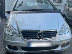 Silber Gebraucht 2007 Mercedes A150 Elegance Kleinwagen | 2.550 € (Fairer Preis)