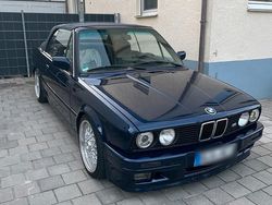 Blau Gebraucht 1991 BMW 328 Cabriolet Cabrio | 17.200 €