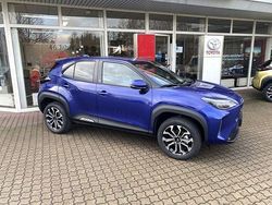 Nachtblau mica metallic Gebraucht 2022 Toyota Yaris Hybrid Connect Style | 23.330 € (Fairer Preis)