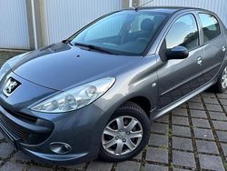 Grau Gebraucht 2011 Peugeot 206+ Kleinwagen | 1.790 € (Fairer Preis)