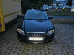 Blau Gebraucht 2004 Audi A4 Limousine | 4.800 € (Teuer)