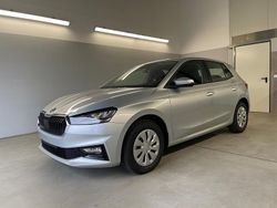 [8e8e] brillantsilber metallic [8e8e] brillantsilber metallic Gebraucht 2024 Skoda Fabia Selection Kleinwagen | 20.190 € (Etwas zu teuer)