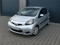 Satin silver Gebraucht 2009 Toyota Aygo City Kleinwagen | 5.999 € (Teuer)
