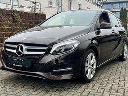 Braun Gebraucht 2016 Mercedes B180 Van / Kleinbus | 17.190 € (Fairer Preis)