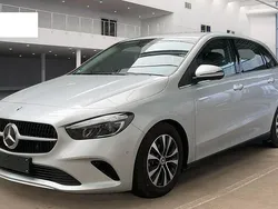Iridiumsilber Gebraucht 2023 Mercedes B180 Van / Kleinbus | 29.550 € (Fairer Preis)