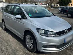 Grau Gebraucht 2016 VW Touran Van / Kleinbus | 13.200 €