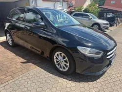 Schwarz Gebraucht 2022 Mercedes B250e Van / Kleinbus | 21.500 € (Guter Preis)