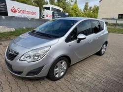 Silber Gebraucht 2011 Opel Meriva Design Edition Van / Kleinbus | 5.390 € (Guter Preis)