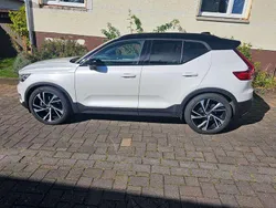 Weiß Gebraucht 2018 Volvo XC40 R-Design SUV | 22.900 € (Guter Preis)