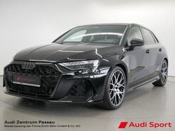 Mythosschwarz metallic Neu 2025 Audi RS3 Sportback Sport Kleinwagen | 66.666 € (Superpreis)