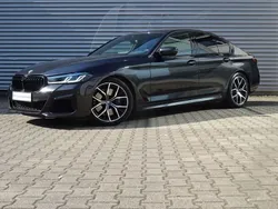 Grau Gebraucht 2022 BMW M550 Performance Limousine | 58.499 € (Fairer Preis)