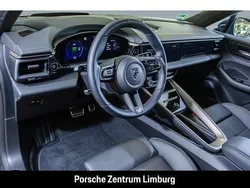 Grün Gebraucht 2024 Porsche Macan Turbo SUV | 114.900 €