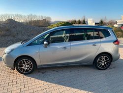 Grau Gebraucht 2015 Opel Zafira Tourer Eco Van / Kleinbus | 11.990 € (Fairer Preis)