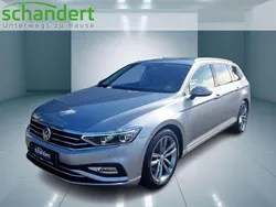 Pyritsilber metallic Gebraucht 2020 VW Passat Elegance Kombi | 29.440 € (Fairer Preis)