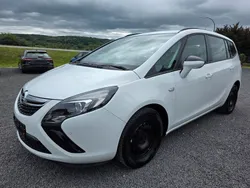 Weiß Gebraucht 2016 Opel Zafira Tourer Selection Van / Kleinbus | 10.990 € (Fairer Preis)