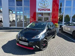 Schwarz Gebraucht 2015 Toyota Aygo X-clusiv Kleinwagen | 8.800 € (Etwas zu teuer)