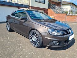 Braun Gebraucht 2011 VW Eos R Cabrio | 12.580 €