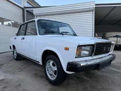 Weiß Gebraucht 1989 Lada 2107 Limousine | 6.599 €