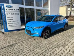 Grabber blue metallic Gebraucht 2023 Ford Mustang Mach-E Premium SUV | 36.990 € (Guter Preis)