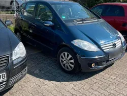 Blau Gebraucht 2005 Mercedes A200 Kleinwagen | 850 €