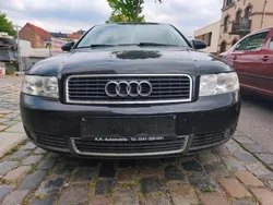 Schwarz Gebraucht 2001 Audi A4 Limousine | 600 € (Superpreis)