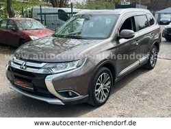 Braun Gebraucht 2018 Mitsubishi Outlander SUV | 13.999 € (Fairer Preis)